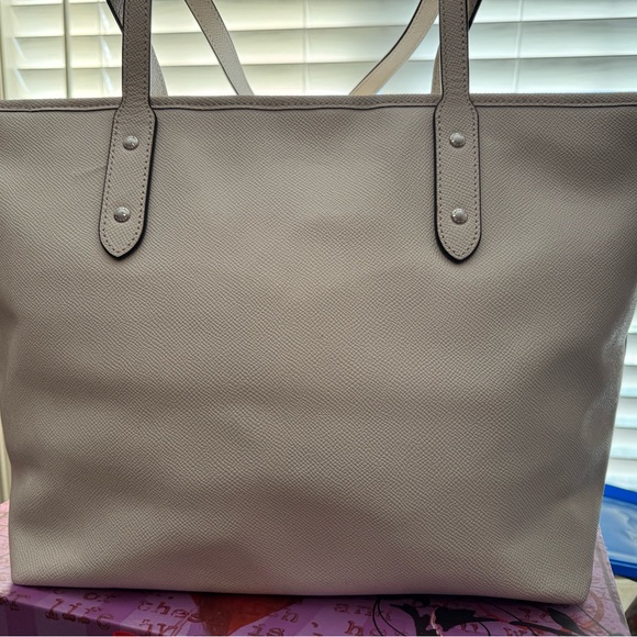 NWOT. Off White COACH TOTE - Picture 11 of 15